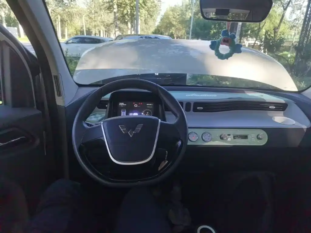 Wuling MINIEV — миниатюра 11