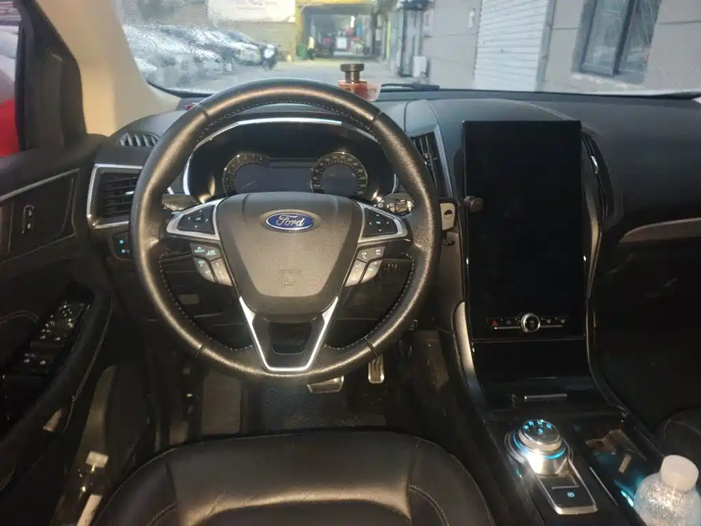 Ford Edge — миниатюра 11