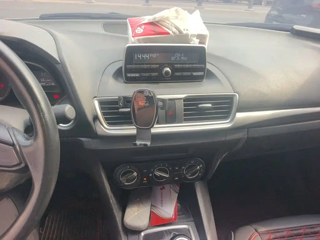 Mazda 3 Axela — миниатюра 9
