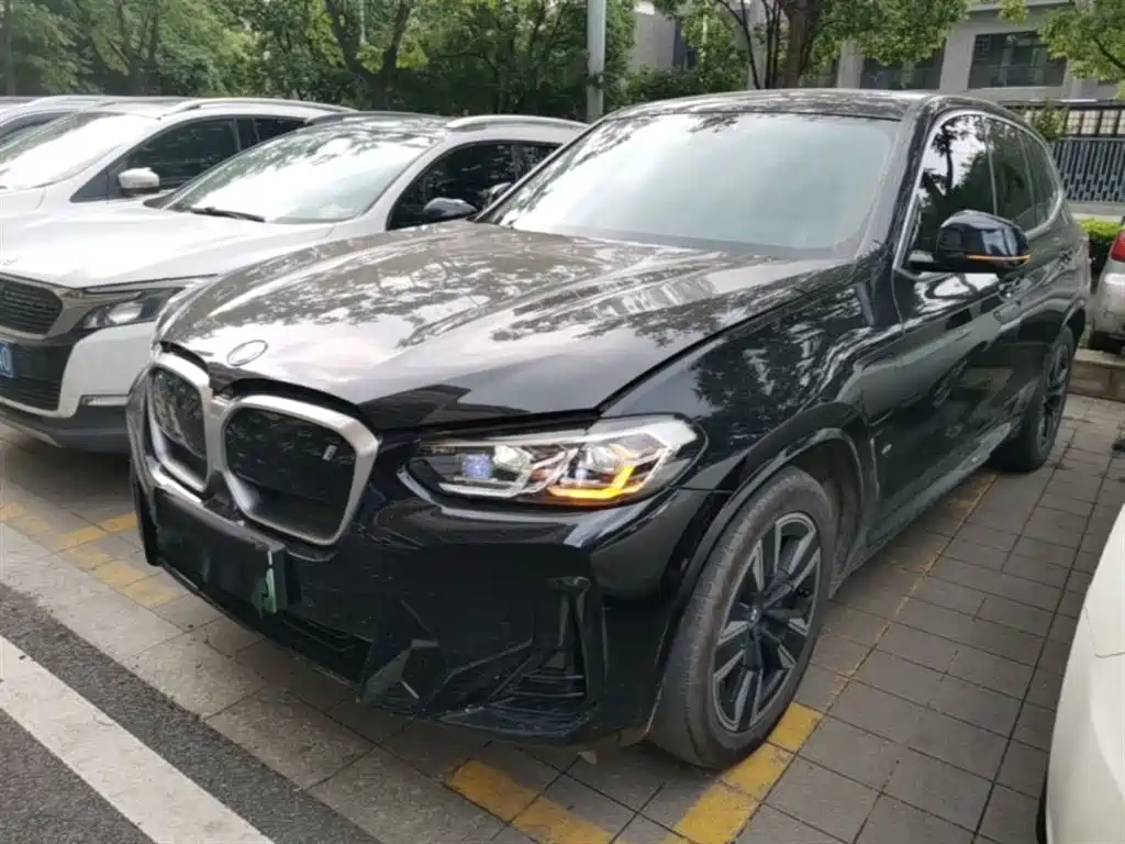 BMW iX3 2023