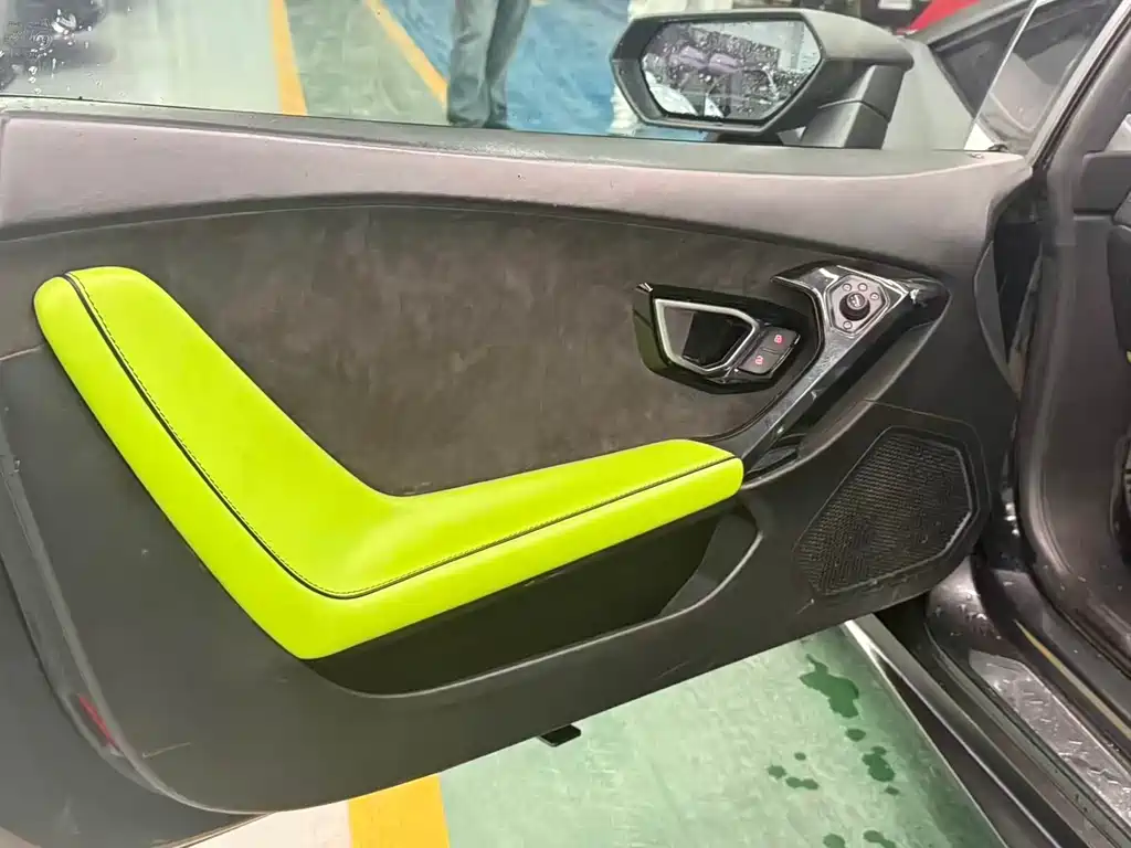 LAMBORGHINI HURACÁN