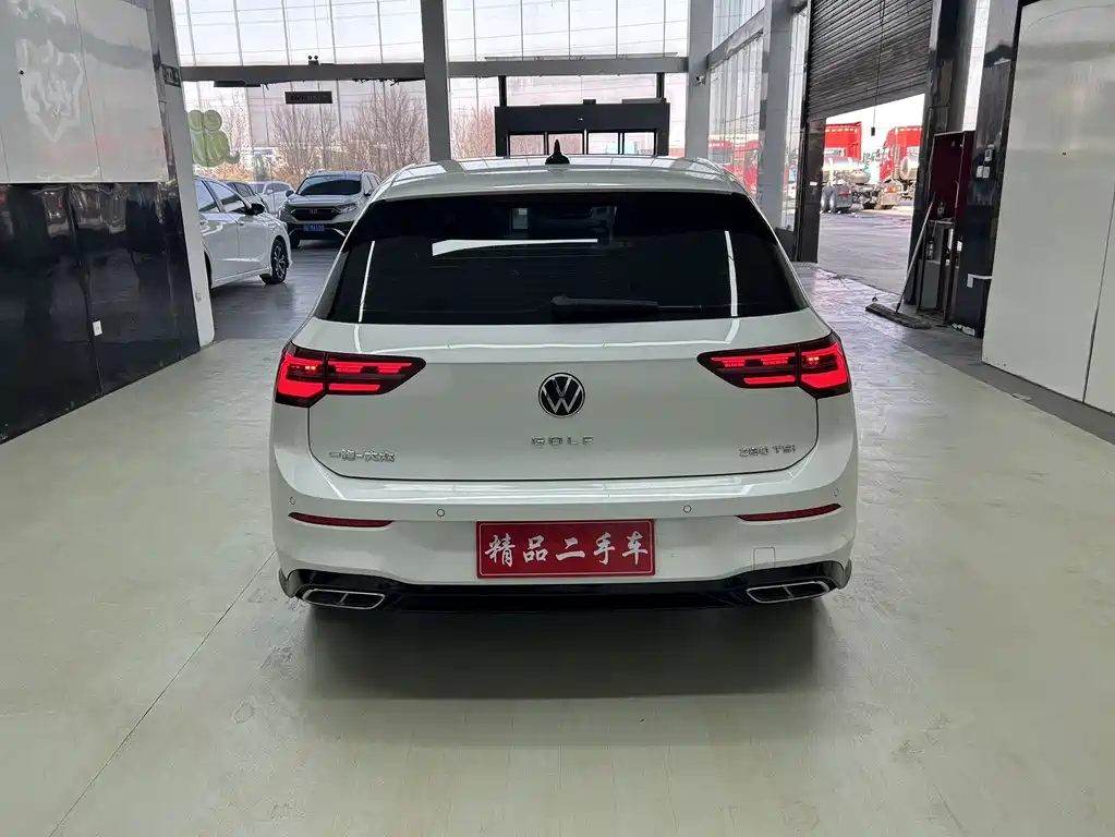 VOLKSWAGEN GOLF