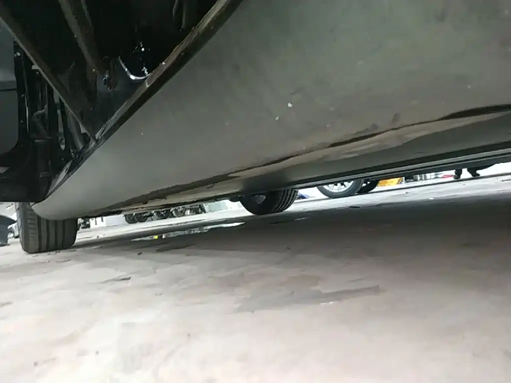 Tesla Model Y — миниатюра 22