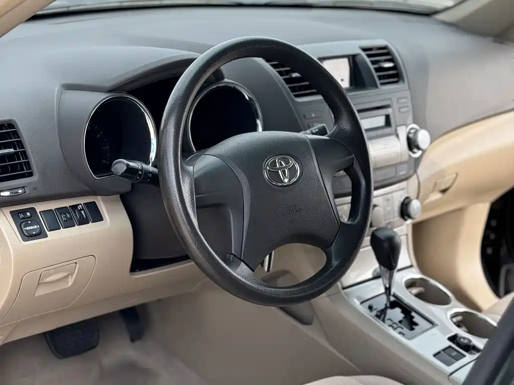 Toyota Highlander — миниатюра 5