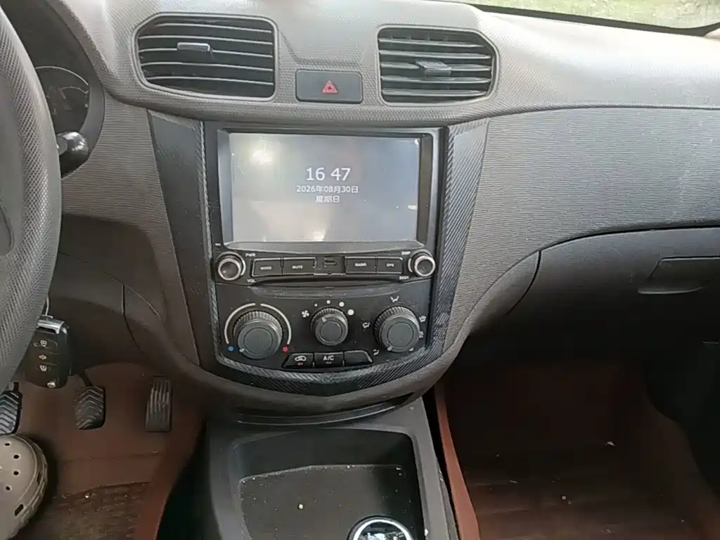 Wuling Hongguang — миниатюра 13