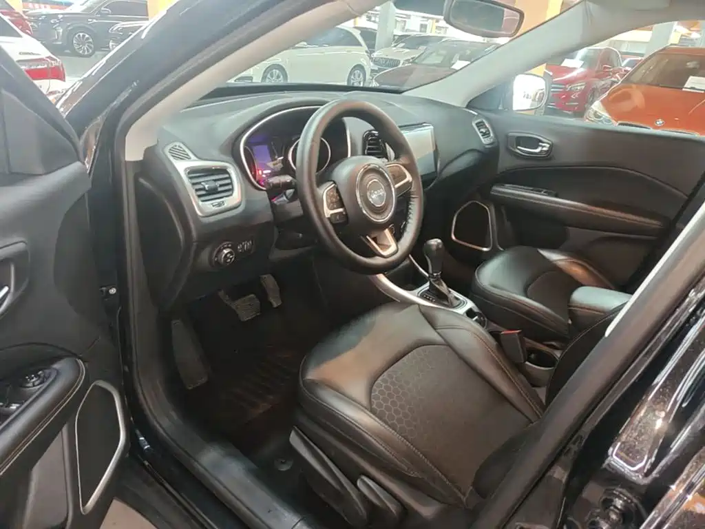 Jeep Compass — миниатюра 16