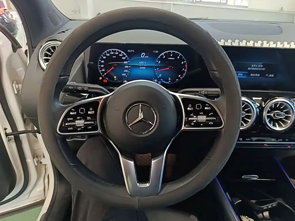 Mercedes-Benz GLA — миниатюра 11