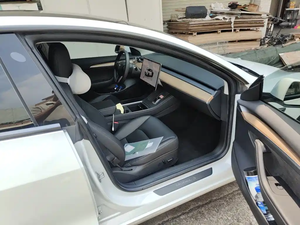 Tesla Model 3 — миниатюра 19