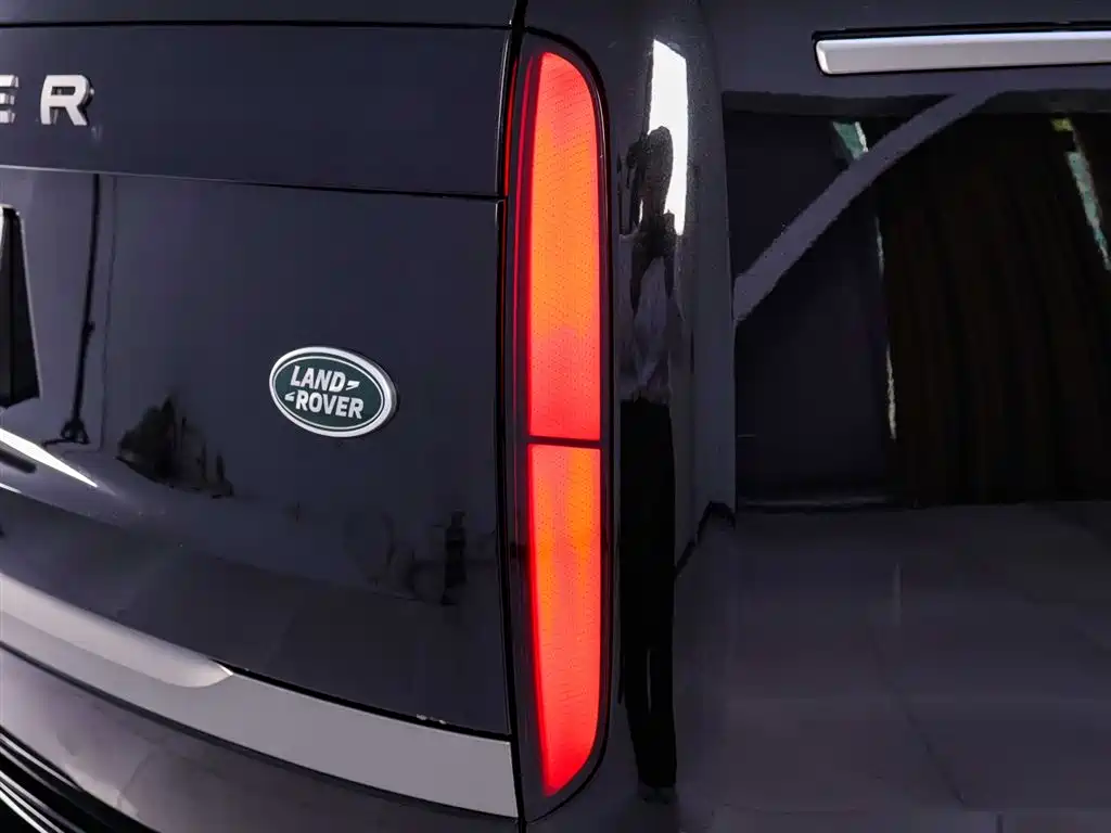Land Rover Range Rover 2025 3.0 L6 400PS Long Wheelbase