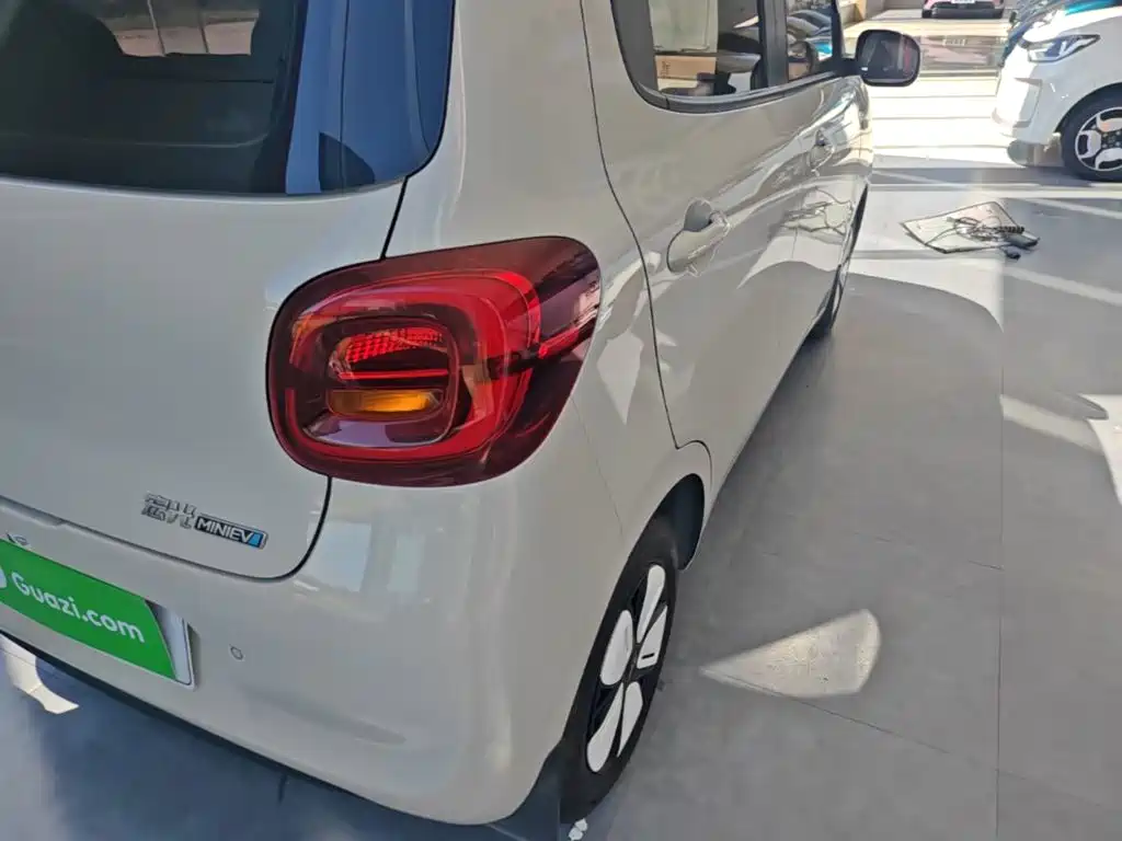 Wuling MINIEV — миниатюра 8