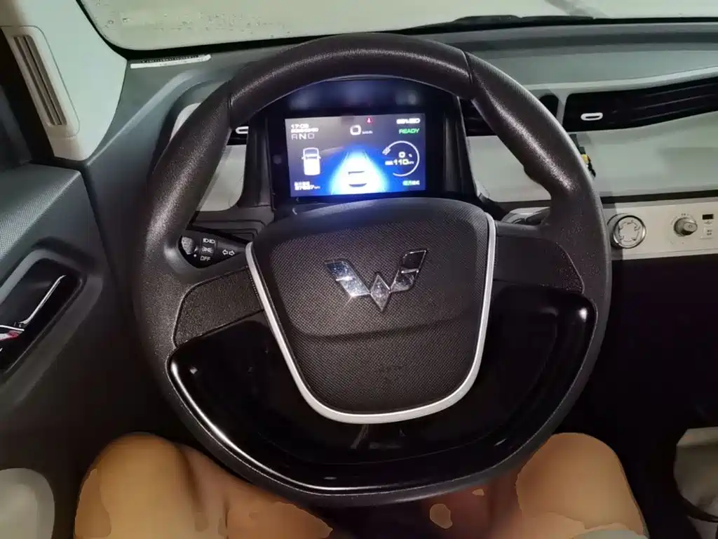 Wuling MINIEV — миниатюра 11