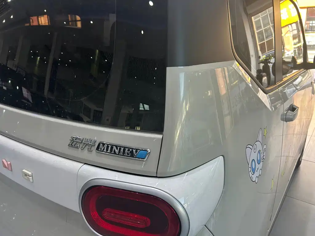 Wuling MINIEV — миниатюра 8