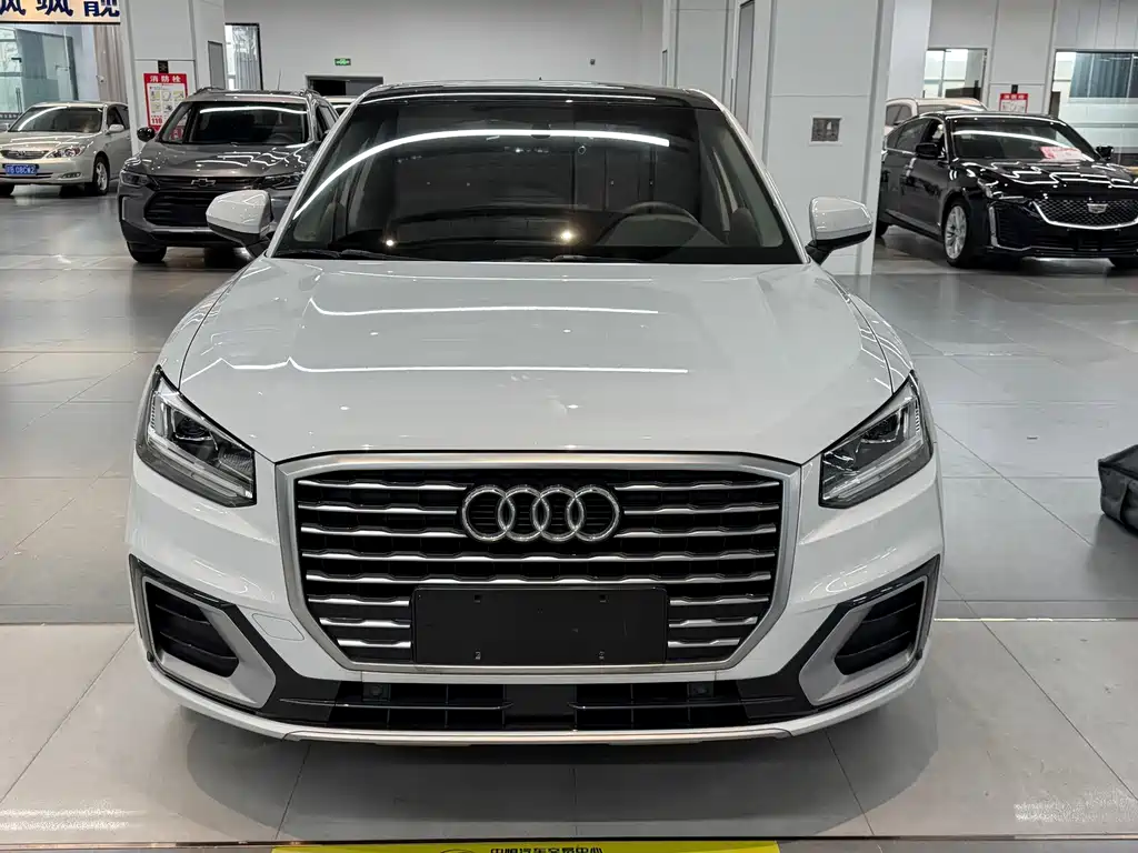 Audi Q2L — миниатюра 2