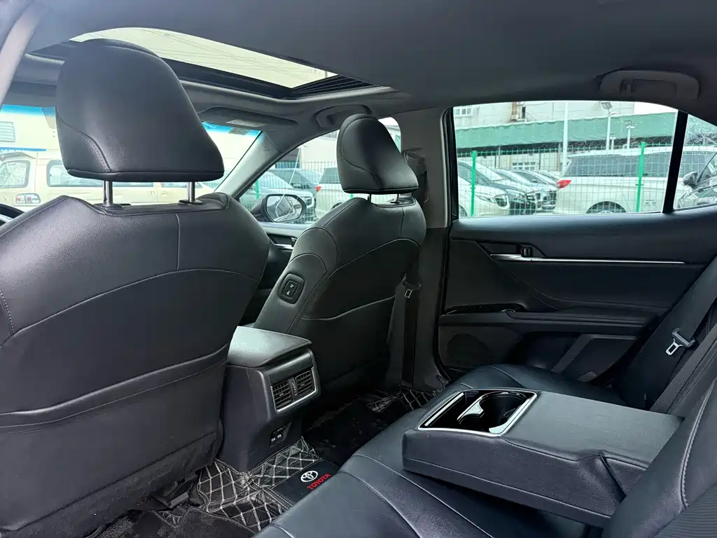 Toyota Camry 2021 2.0G Luxury