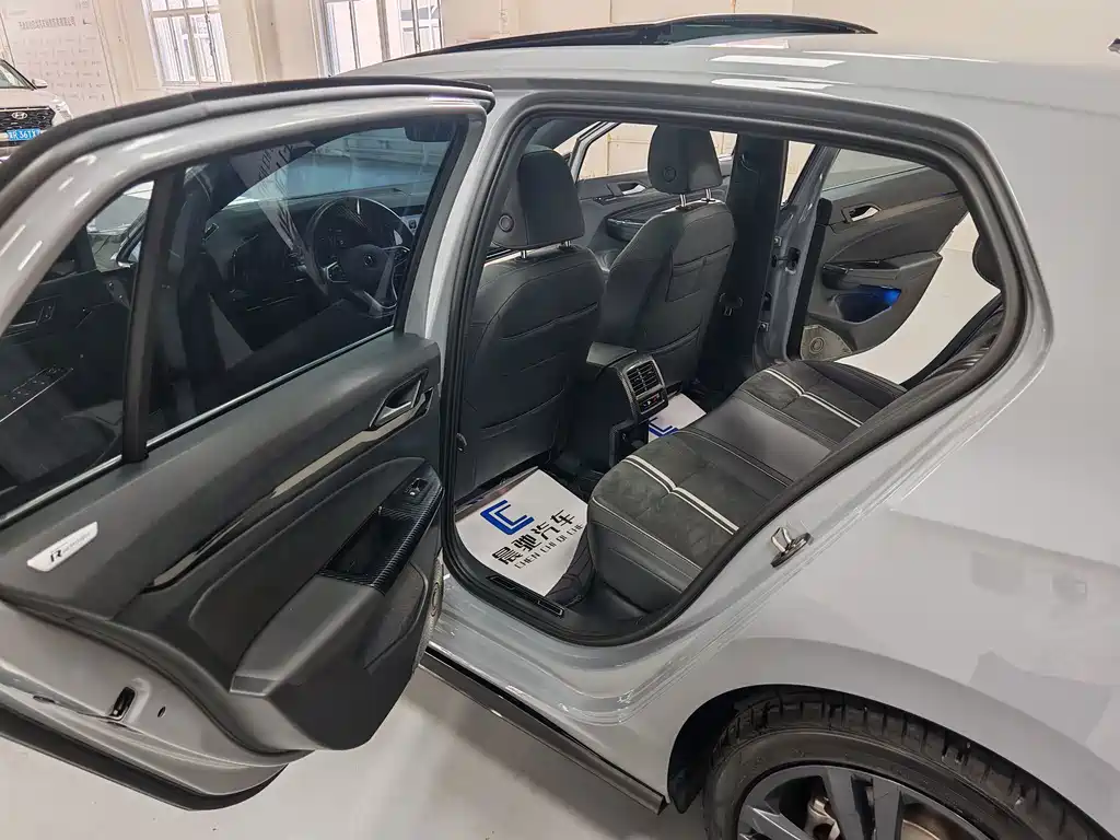 Volkswagen Golf — миниатюра 8