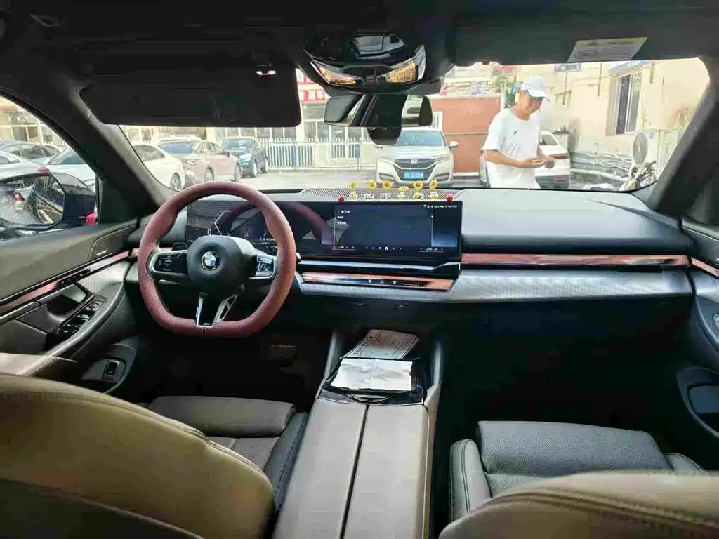 BMW 5 Series (Import) — миниатюра 8