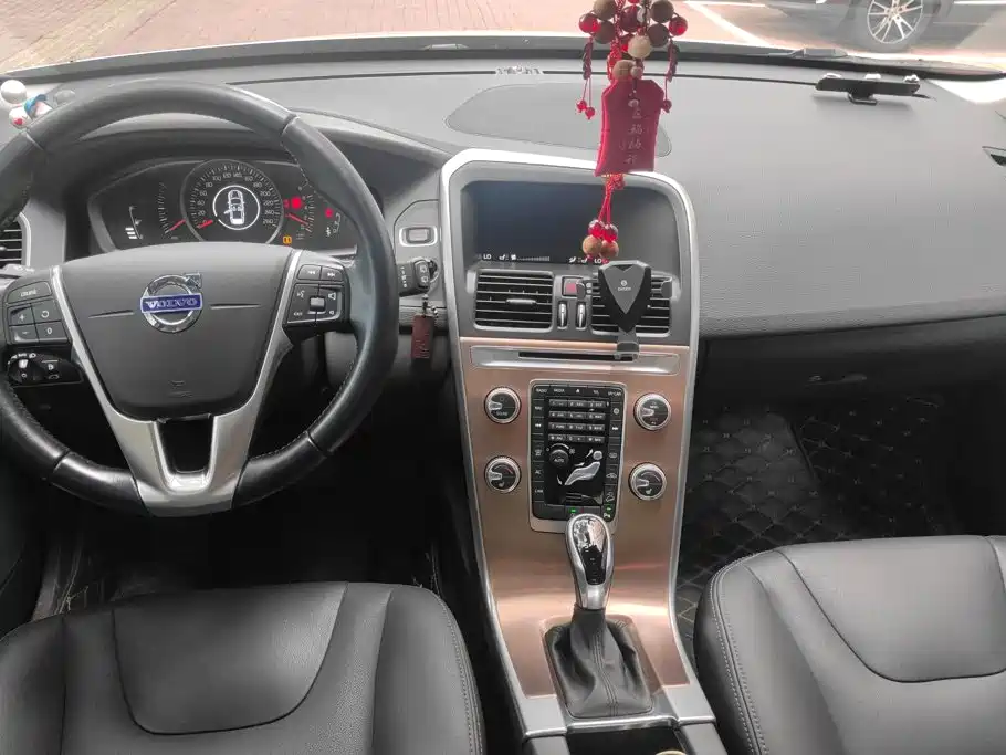 Volvo XC60 — миниатюра 12