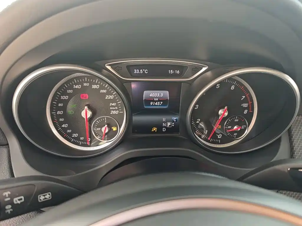 Mercedes-Benz GLA — миниатюра 12