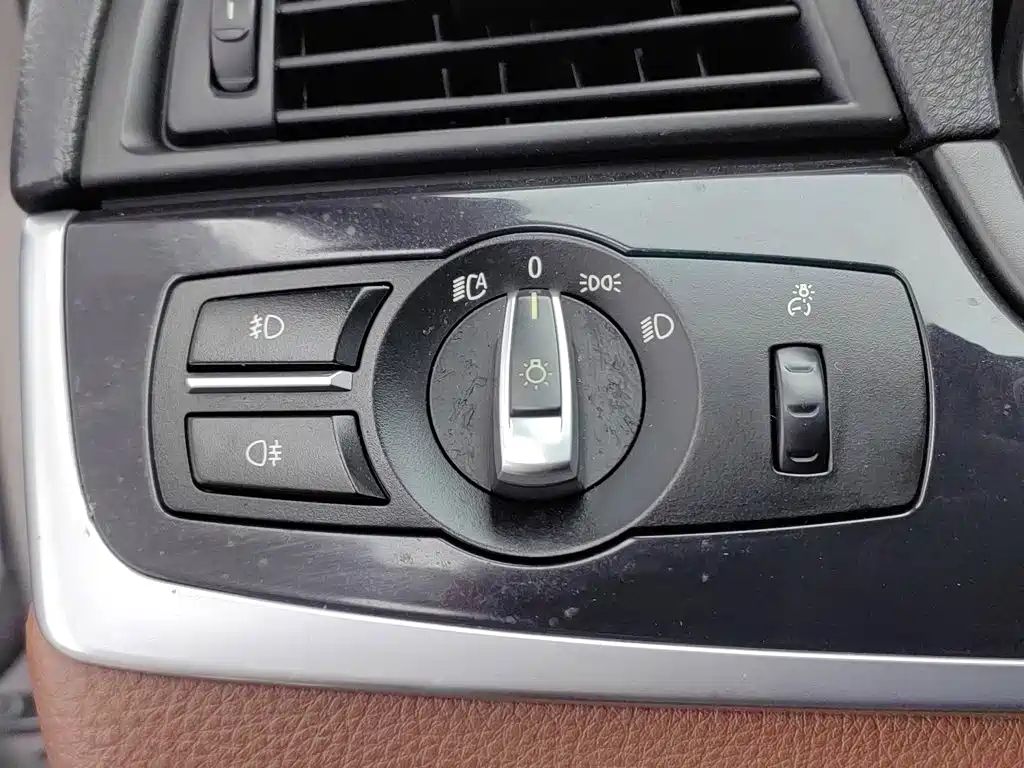 BMW 5 Series — миниатюра 21