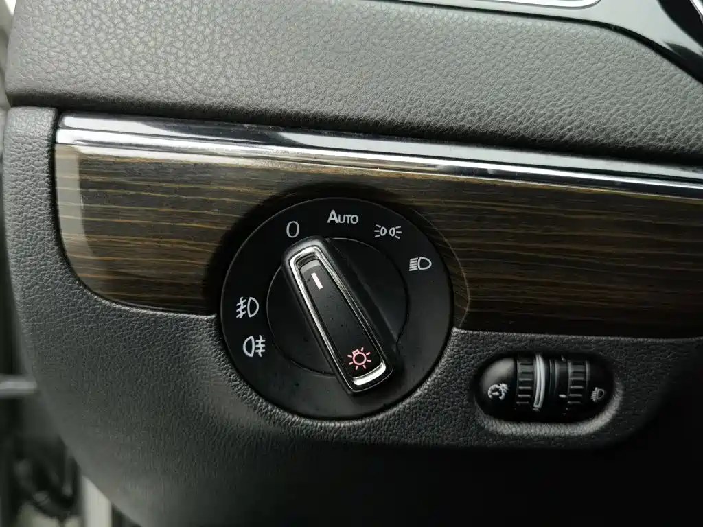 Volkswagen Sagitar — миниатюра 21