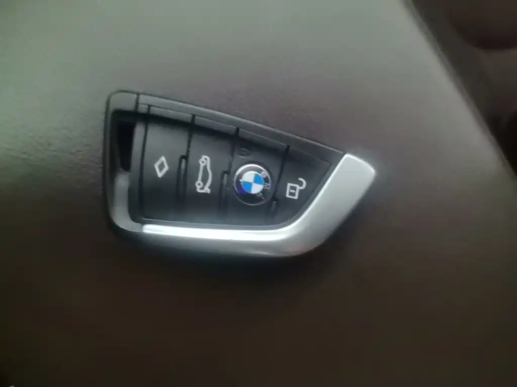 BMW X3 — миниатюра 9