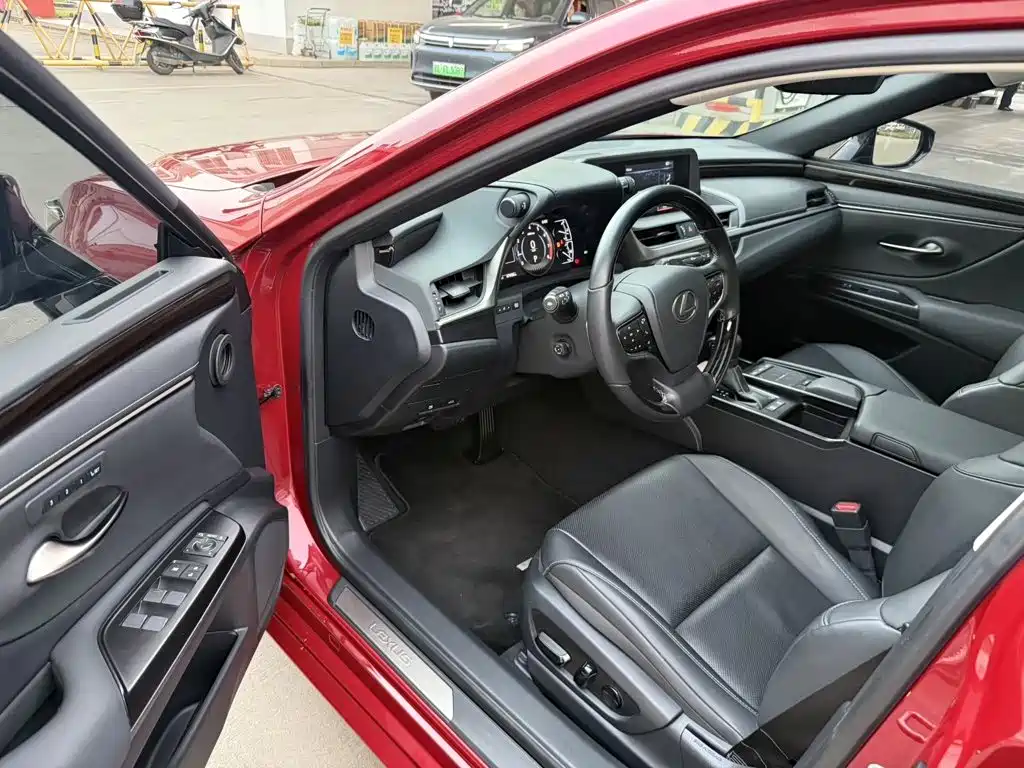 Lexus ES — миниатюра 5