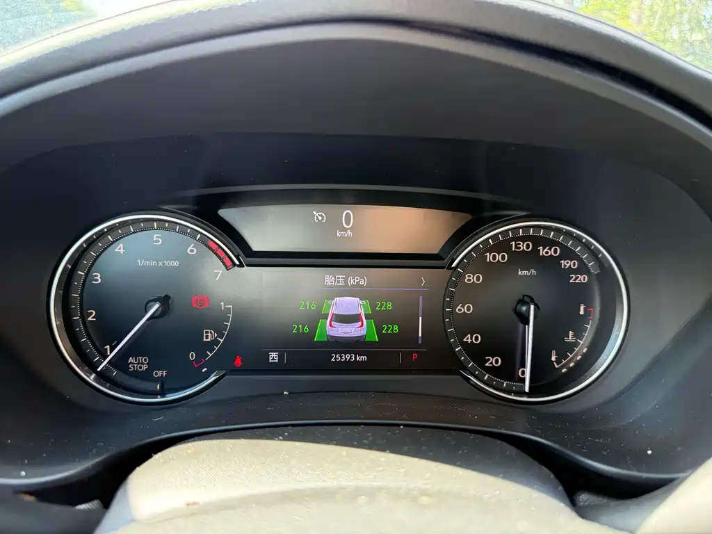 Cadillac XT4 — миниатюра 13