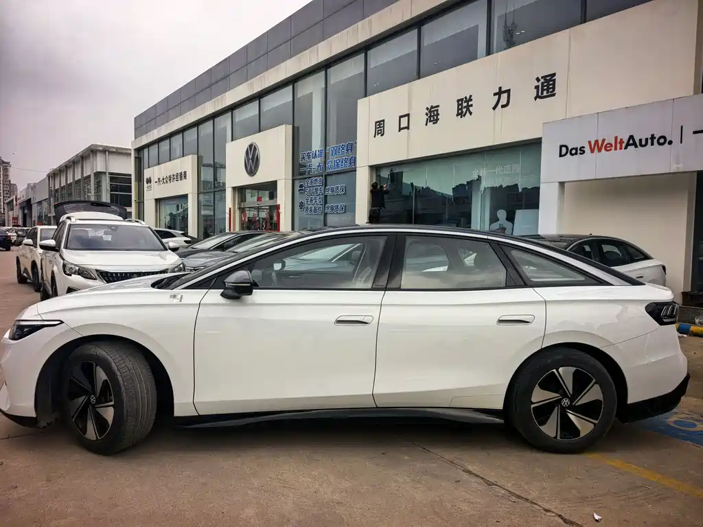 VOLKSWAGEN ID.7 VIZZION