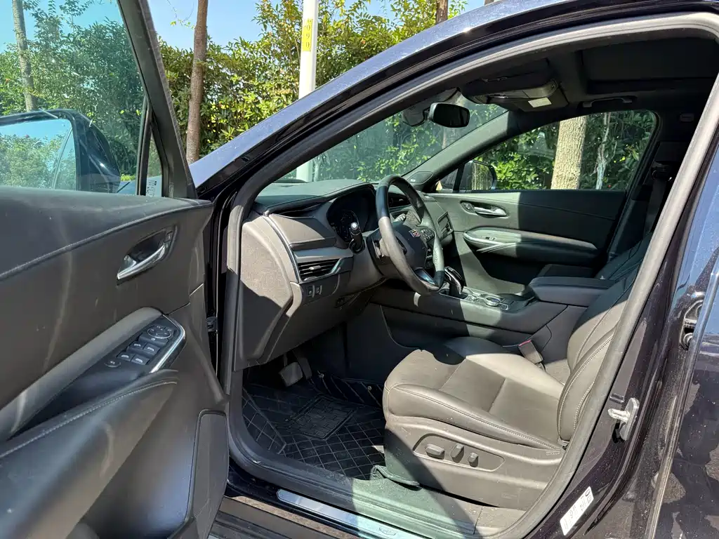 Cadillac XT4 — миниатюра 10