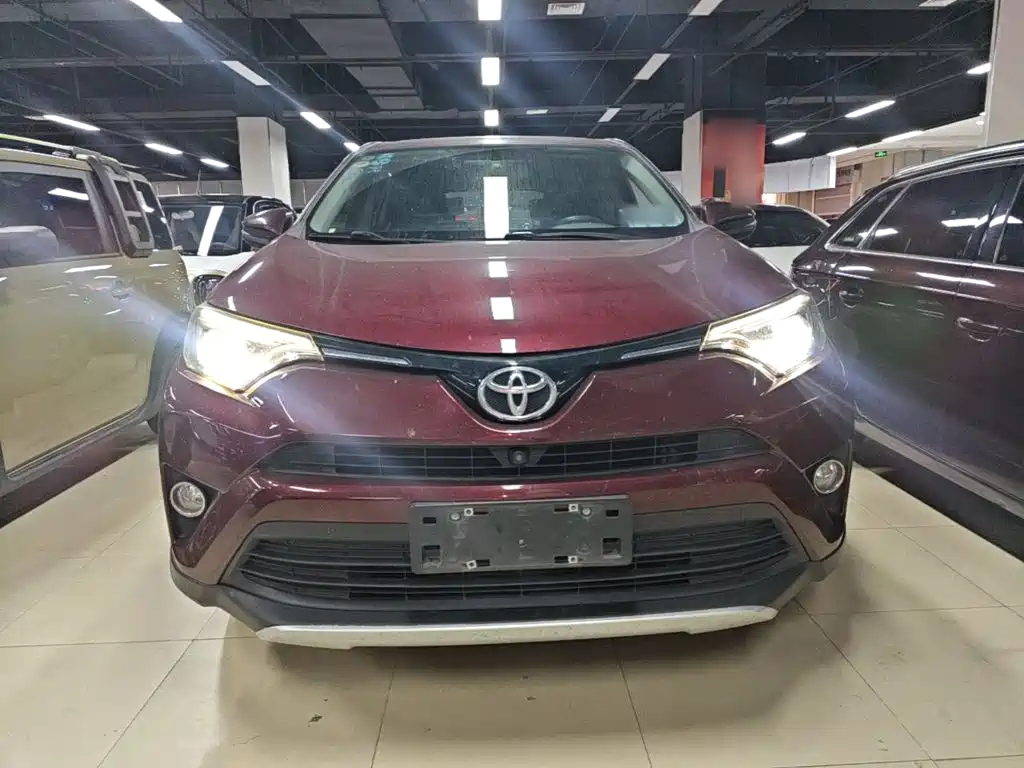 Toyota RAV4 — миниатюра 3