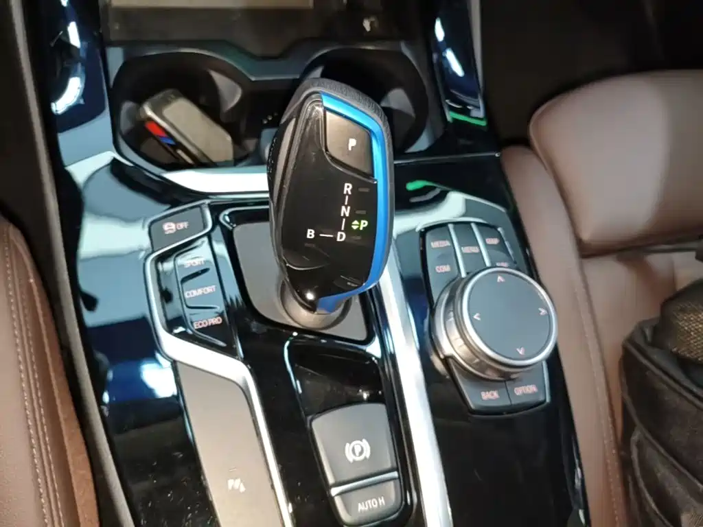 BMW iX3 — миниатюра 14