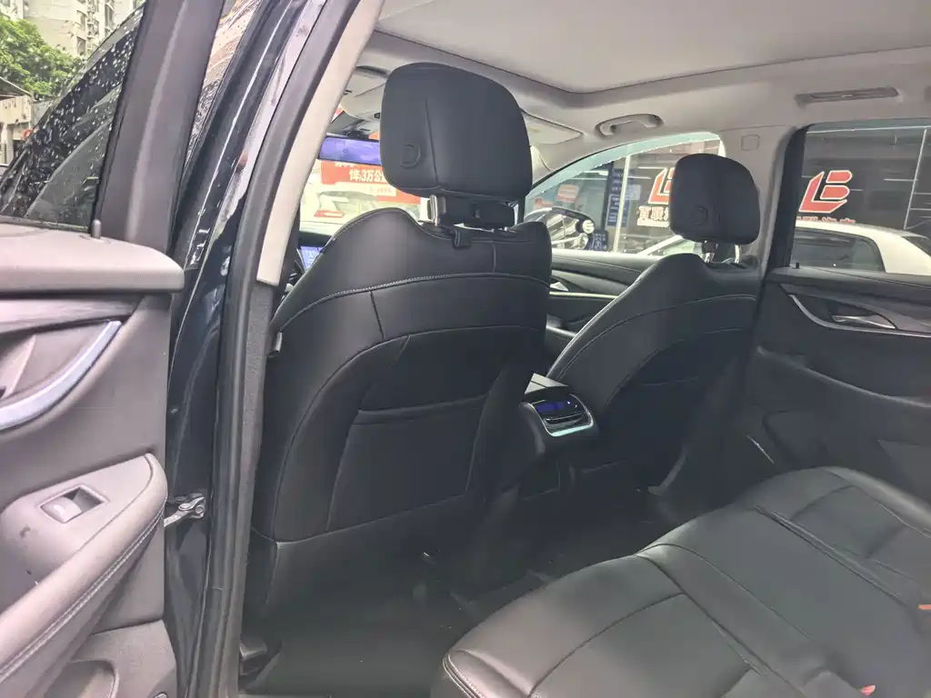 Buick Enclave — миниатюра 13