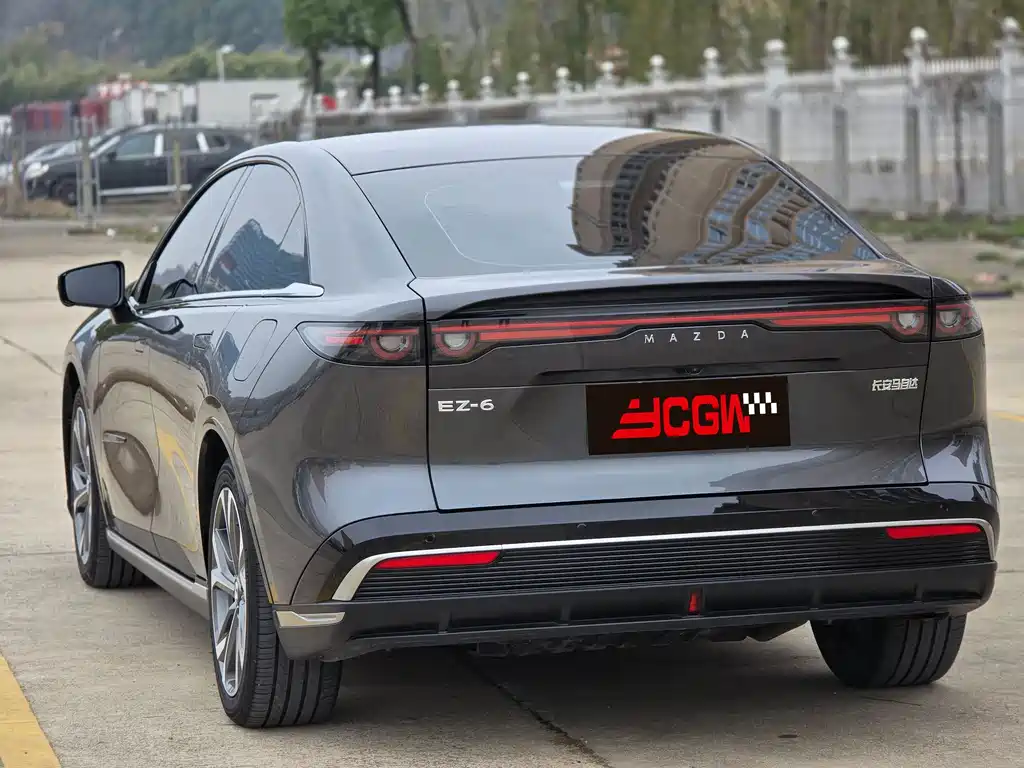 MAZDA EZ 6