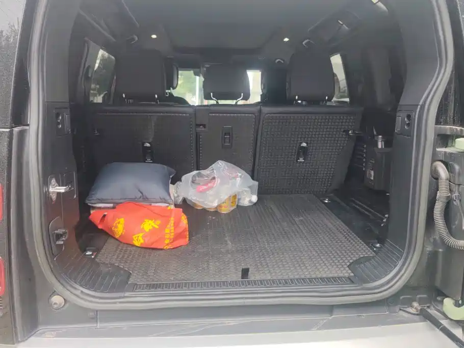 Land Rover Defender — миниатюра 4
