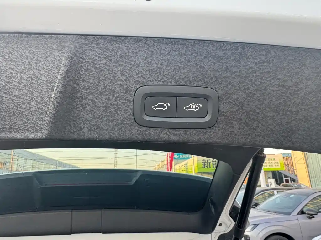 Volvo XC40 — миниатюра 12