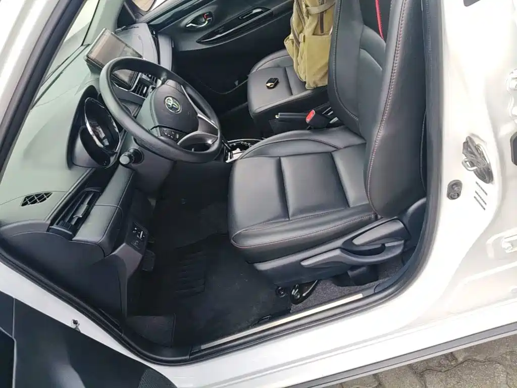 Toyota Yaris L — миниатюра 15