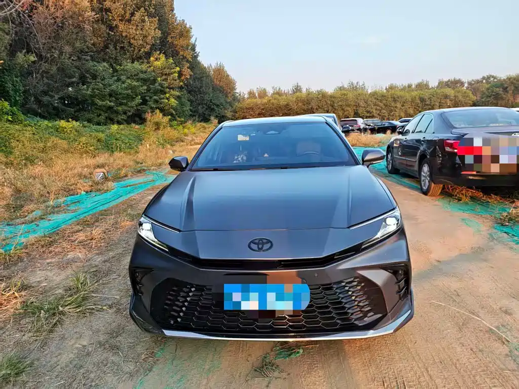 Toyota Camry — миниатюра 2