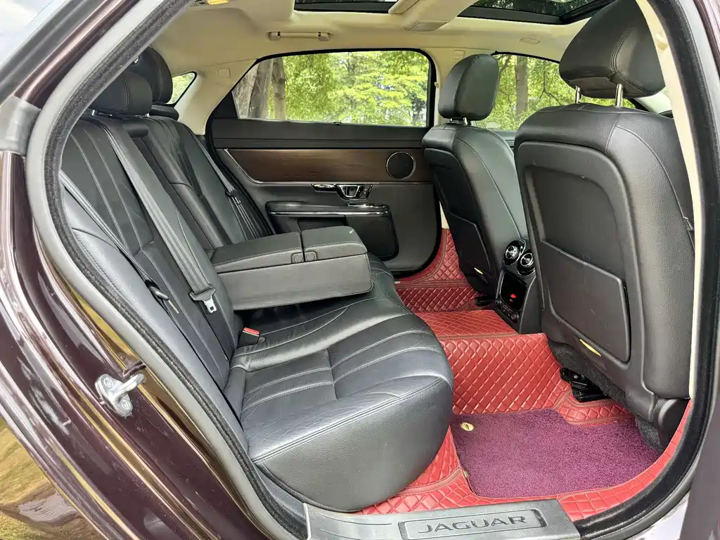 Jaguar XJ — миниатюра 13