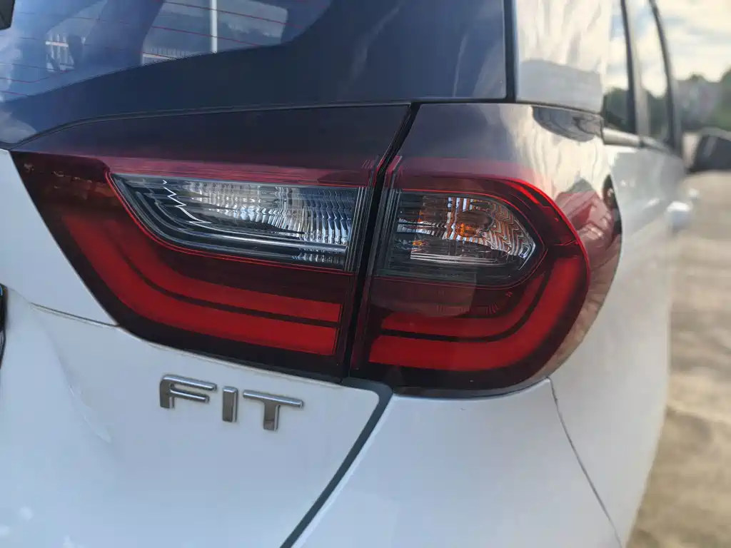 Honda Fit — миниатюра 18
