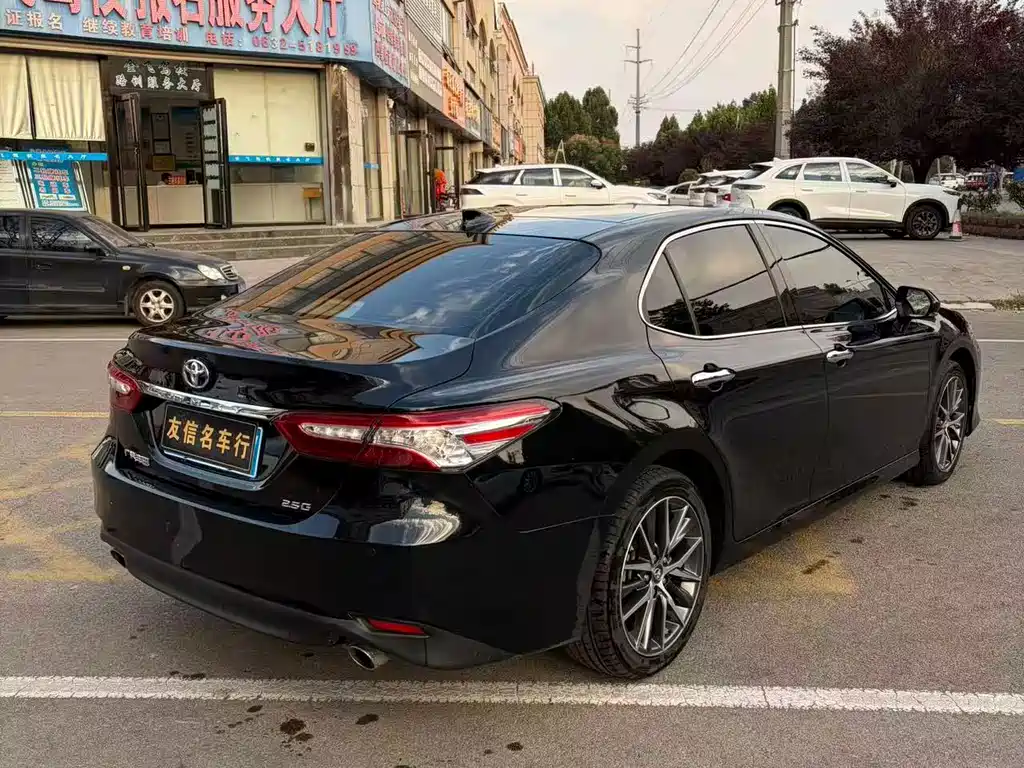 Toyota Camry — миниатюра 6