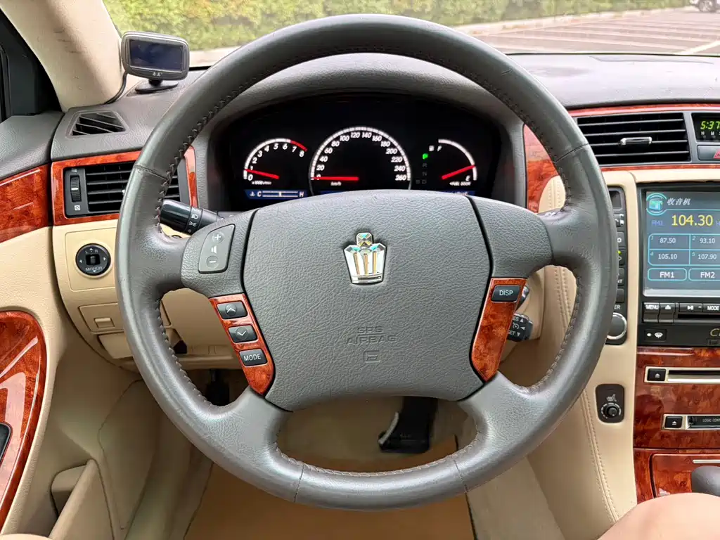 Toyota Crown — миниатюра 14