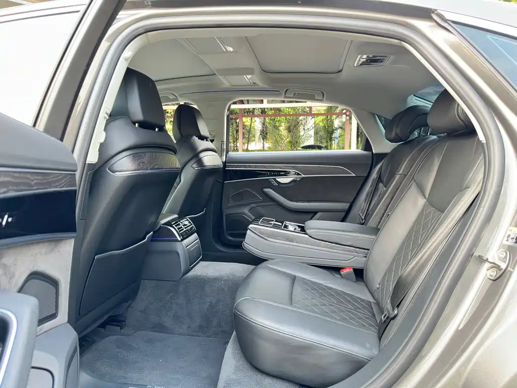 Audi A8 — миниатюра 12