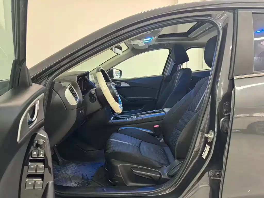 Mazda 3 Axela — миниатюра 4