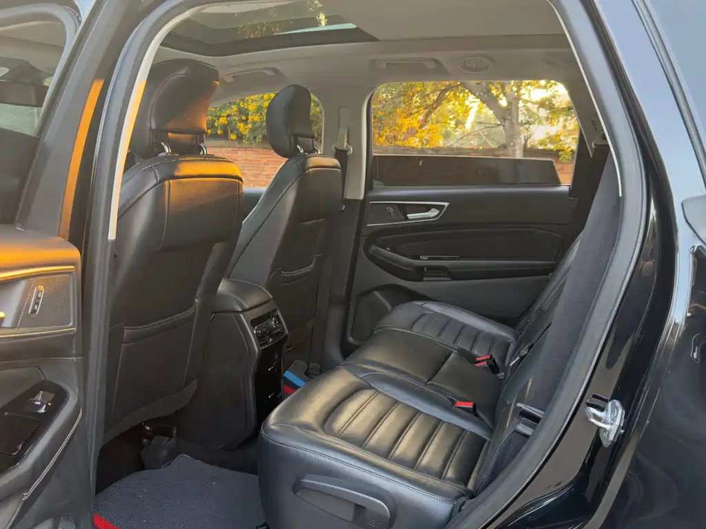 Ford Edge — миниатюра 9