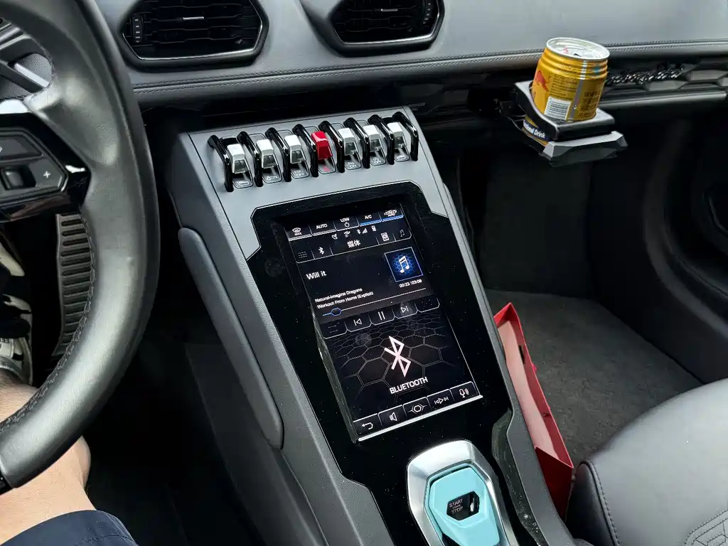 LAMBORGHINI HURACÁN