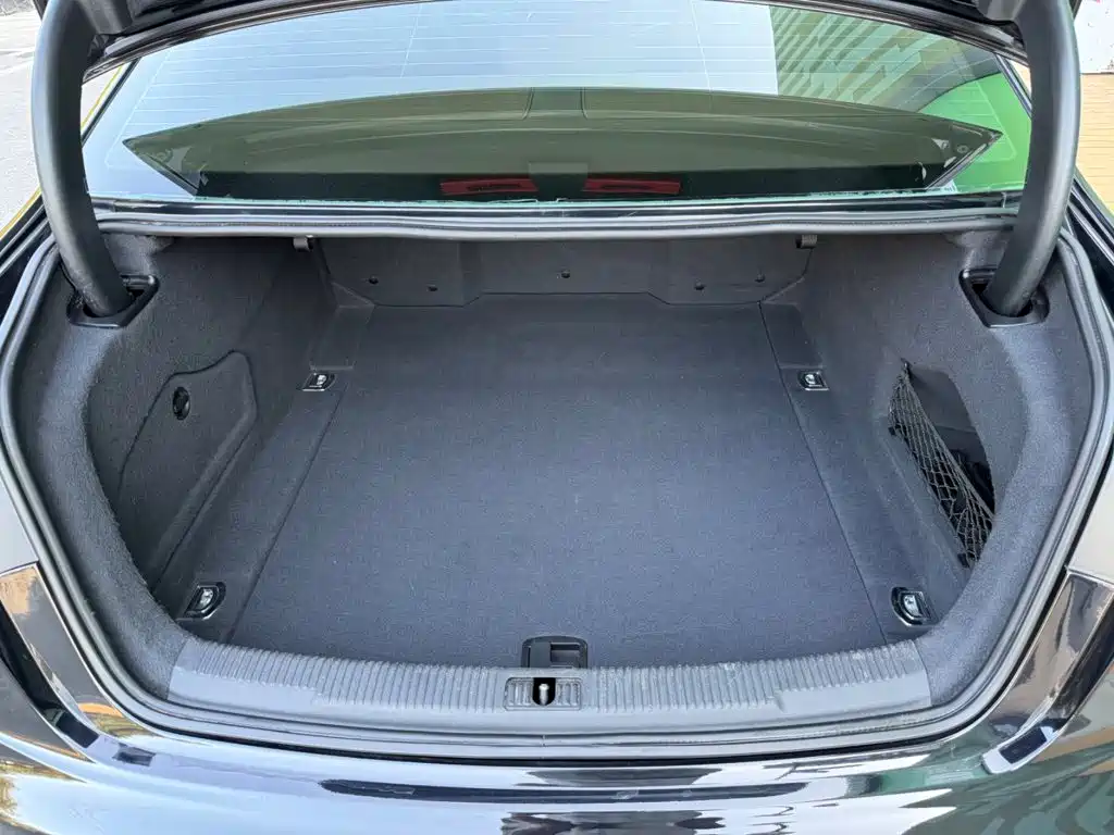 Audi A6L — миниатюра 15