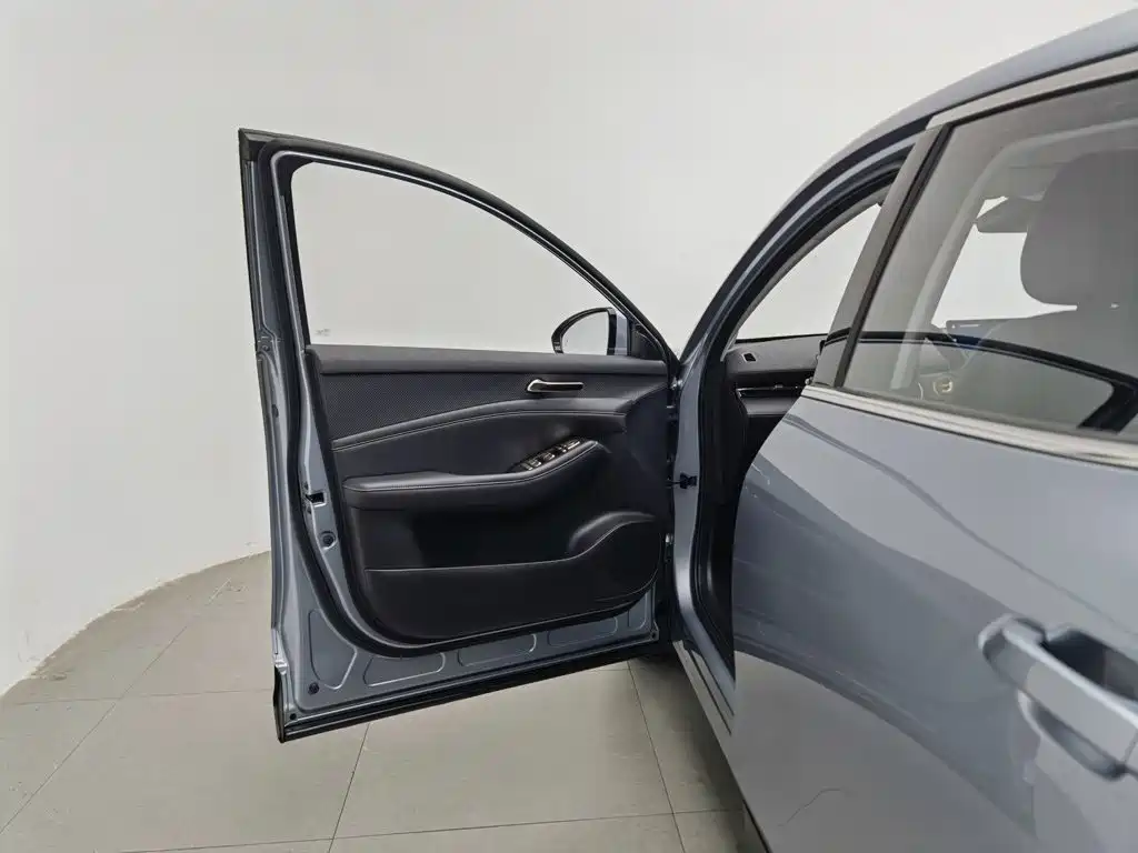 Baojun Yunhai — миниатюра 8