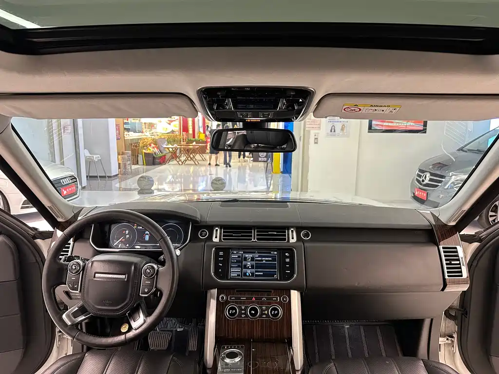 Land Rover Range Rover — миниатюра 22