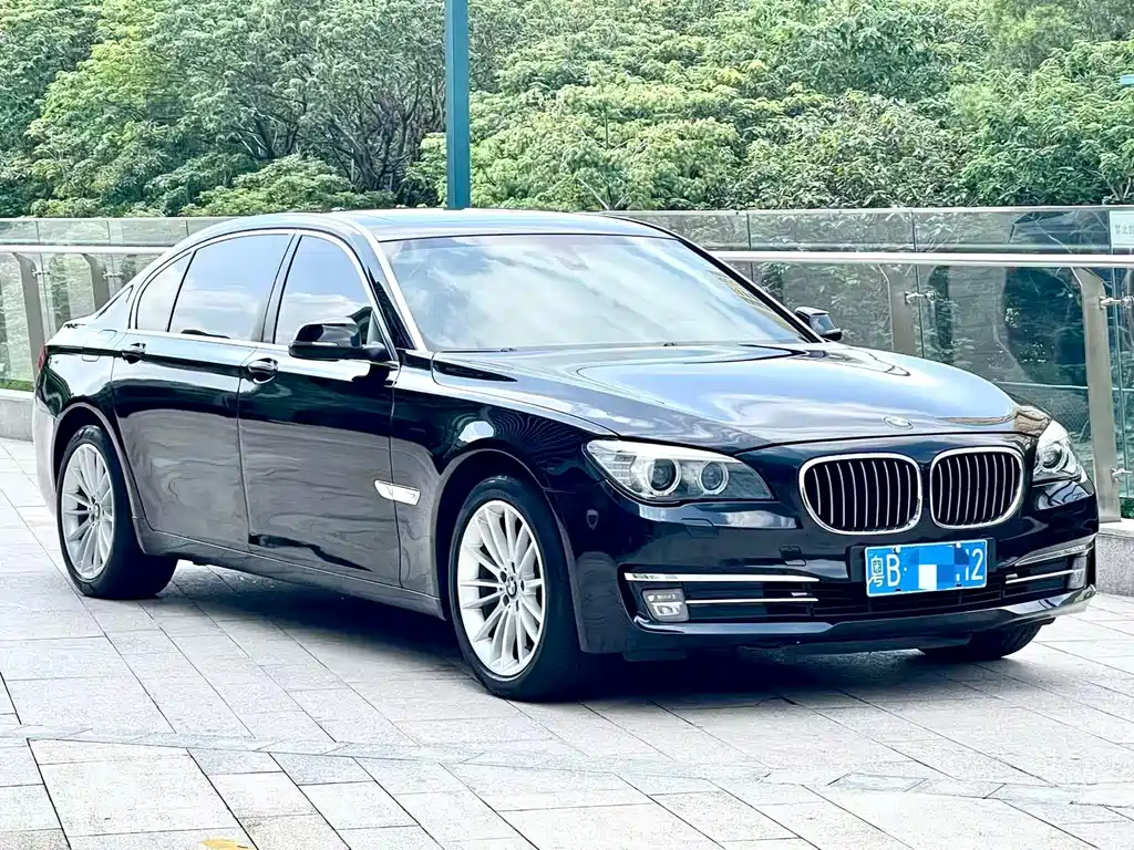 BMW 7 Series — миниатюра 3