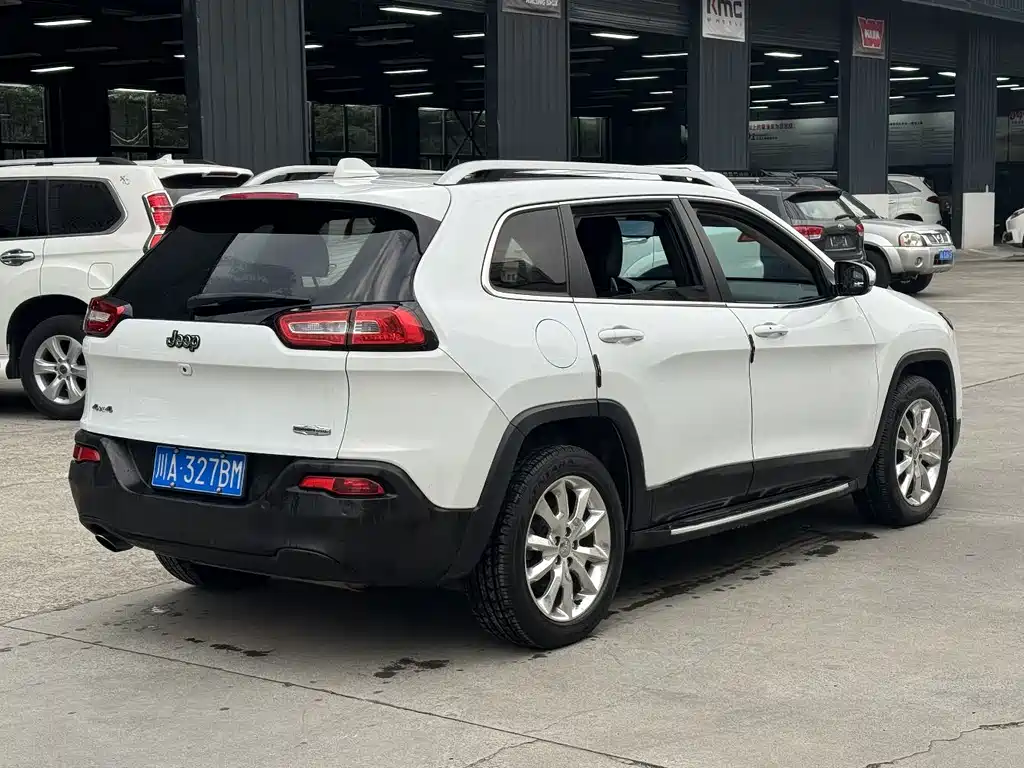Jeep Cherokee (Import) — миниатюра 15